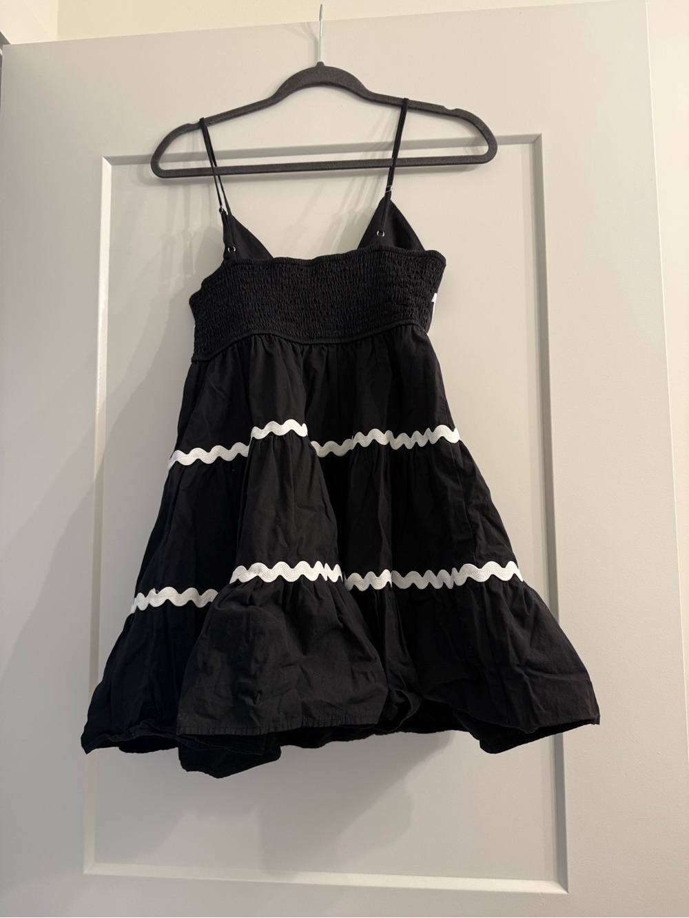 vestique Black Spaghetti-Strap Dress with White Wave Trim